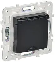 Розетка 1-м SKANDY 16А IP44 с заземл. защ. шторки с крышкой SK-R11Bl черн. IEK SK-R16-16-44-K02