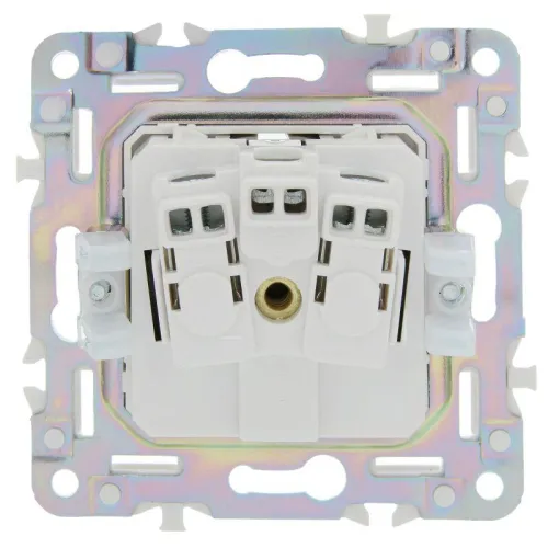 Розетка SKANDY 16А с заземл. защ. шторки SK-R04Sh шампань IEK SK-R14-16-K37 фото 4