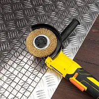 Щетка дисковая для УШМ витая латунированная проволока 100мм отв. 22.23мм Kranz KR-91-1241