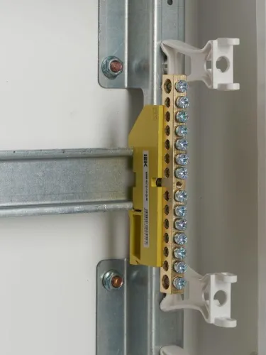 Шина PE "земля" на DIN-изол. ШНИ-8х12-14-Д-Ж IEK YNN10-812-14D-K05 фото 3