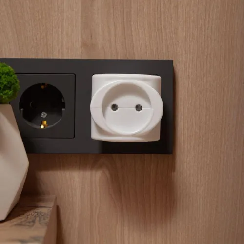 Разветвитель 3-м 6А IP20 220В биметал. бел. Rexant 11-1064 фото 2