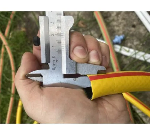 Шланг поливочный ПВХ усиленный пищевой трехслойн. армир. 3/4 50м желт. Вихрь 73/7/2/5 фото 4