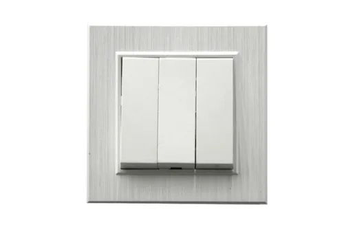 Выключатель 3-клав. 1 вход 3 выхода Karea LINE STAR жемчуж. Makel 86100091