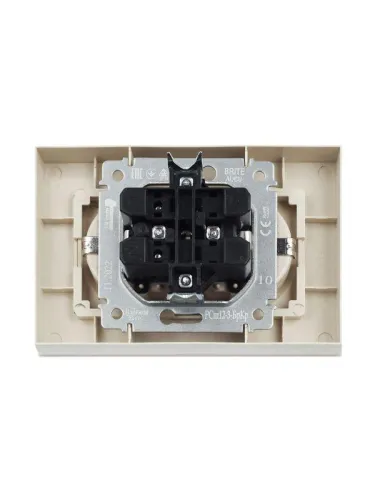 Розетка 2-м СП BRITE РСш12-3-БрКр 16А в сборе с заземл. защ. шторки беж. IEK BR-R24-16-K10-F фото 7