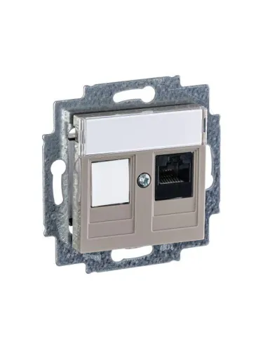 Розетка компьютерная Levit RJ45 кат.5E с заглушкой кофе макиато ABB 2CHH295117A6018 фото 2