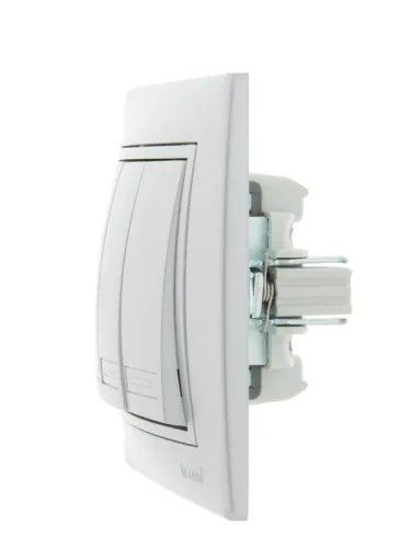 Выключатель 3-кл. СП Mira 10А IP20 со вставкой сер. метал. LEZARD 701-1010-109 фото 2