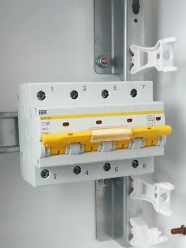 Выключатель автоматический модульный 4п C 100А 10кА ВА47-100 KARAT IEK MVA40-4-100-C фото 2