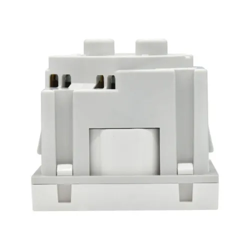 Розетка PRIMER 45град. с заземл. защ. шторки винт. зажим РКС-20-30-П-45 бел. IEK PR-KK40D-RSZH-2-2-45-K01 фото 2