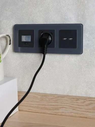 Розетка BRITE USB A+A 3.1А РЮ10-1-БрГ механизм графит IEK BR-U21-D31-K53 фото 8