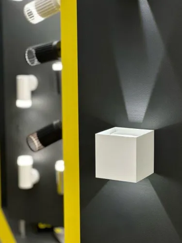 Светильник светодиодный 5111 6Вт 4000К IP65 уличный настенный бел. IEK LT-DBU0-5111-006-40-K01 фото 3