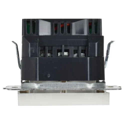 Розетка BRITE РЮш10-1-БрБ 16А с USB A+A 2.1А с заземл. защ. шторки механизм бел. IEK BR-R14-16-U21-D21-K01 фото 4