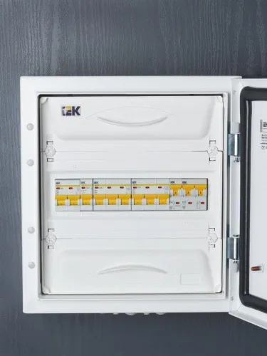 Выключатель автоматический модульный 3п D 16А 4.5кА ВА47-29 KARAT IEK MVA20-3-016-D фото 3