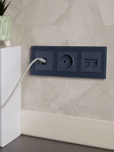 Розетка компьютерная СП RJ45 кат.6 BRITE РК11-БрМ механизм маренго IEK BR-K10-2-K35 фото 3