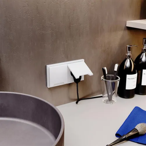 Розетка 1-м СП S70 16А с заземл. защ. шторки + крышка механизм бел. глянцевый Voltum VLS040301 фото 6