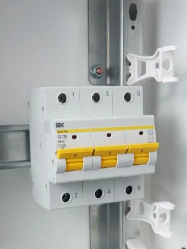 Выключатель автоматический модульный 3п D 125А 15кА ВА47-150 KARAT IEK MVA50-3-125-D фото 2