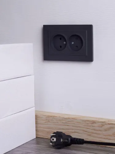 Розетка 2-м СП BRITE РСш12-2-БрГ 10А в сборе без заземл. защ. шторки графит IEK BR-R23-10-K53-F фото 6