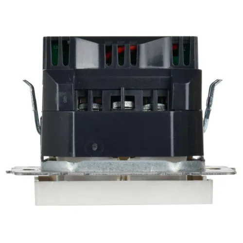 Розетка BRITE РЮш11-1-БрБ 16А с USB A+C 18Вт с заземл. защ. шторки механизм бел. IEK BR-R14-16-U22-018-K01 фото 4