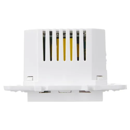 Розетка SKANDY 18Вт 16А с заземл. защ. шторки с USB C SK-R17W арктич. бел. IEK SK-R14-16-U14-018-K01 фото 3