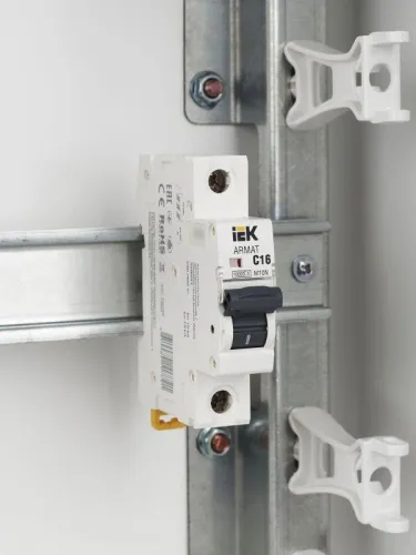 Выключатель автоматический модульный 1п C 16А M10N ARMAT IEK AR-M10N-1-C016 фото 3
