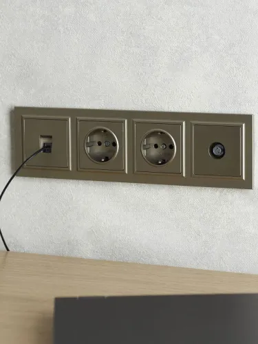 Рамка 4-м BRITE РУ-4-БрШ шампань IEK BR-M42-K37 фото 6