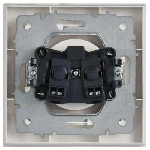 Розетка BRITE РСР10-1-0-БрАБ 10А в сборе без заземл. без защ. шторок арктич. бел. IEK BR-R10-10-K91-F фото 3