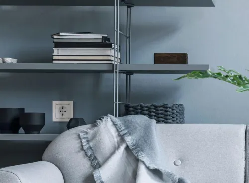 Розетка 1-м СП Valena 16А IP21 с заземл. на винтах механизм бел. IEK 774420 фото 4