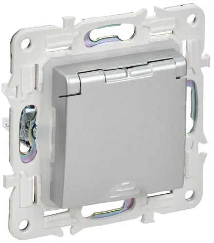 Розетка 1-м SKANDY 16А IP44 с заземл. защ. шторки с крышкой SK-R11S серебр. IEK SK-R16-16-44-K23