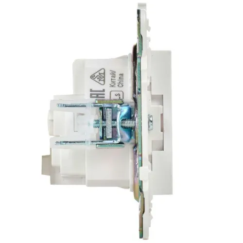 Розетка SKANDY 16А с заземл. защ. шторки безвинт. крепл. SK-R06W арктич. бел. IEK SK-R14-16-1-K01 фото 2