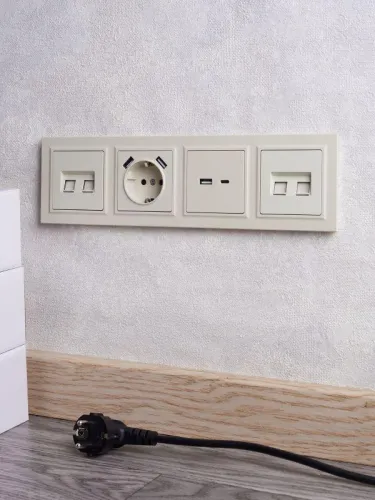 Розетка BRITE USB A+C 18Вт РЮ11-1-БрКр механизм беж. IEK BR-U22-018-K10 фото 7