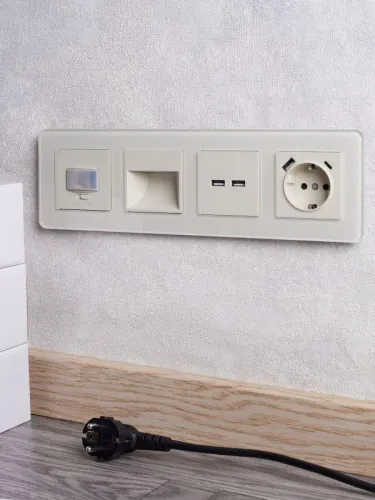 Подсветка светодиодная BRITE встраив. ПЛ20-БрКр механизм беж. IEK BR-FL20-K10 фото 3