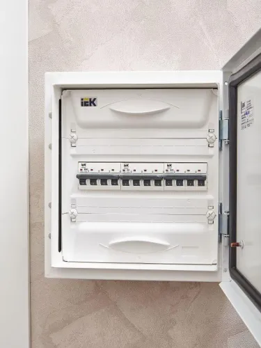 Выключатель автоматический модульный 4п C 2А M06N ARMAT IEK AR-M06N-4-C002 фото 2