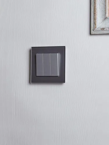 Выключатель 3-кл. СП BRITE ВС10-3-0-БрА 10А механизм алюм. IEK BR-V30-0-10-K47 фото 7