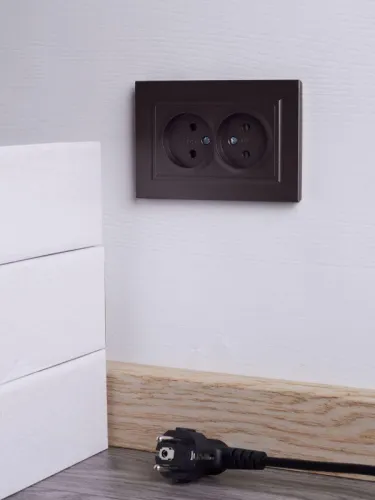 Розетка 2-м СП BRITE РСш12-2-БрТБ 10А в сборе без заземл. защ. шторки бр. IEK BR-R23-10-K45-F фото 6