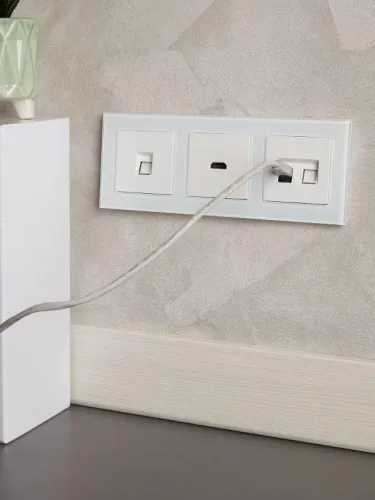 Рамка 3-м BRITE РУ-3-2-БрБ стекло бел. IEK BR-M32-G-K01 фото 5