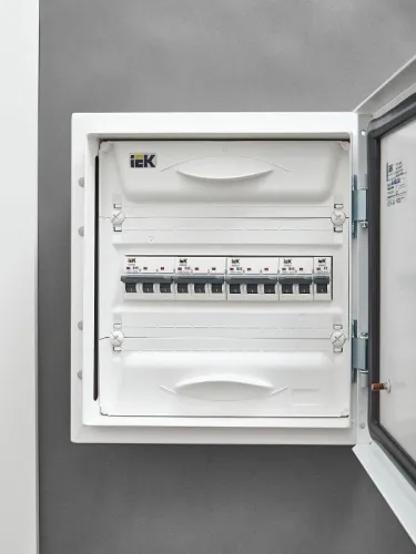 Выключатель автоматический модульный 3п B 32А M06N ARMAT IEK AR-M06N-3-B032 фото 2