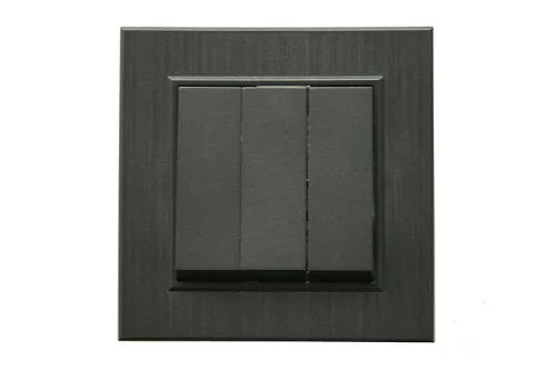 Выключатель 3-клав. 1 вход 3 выхода Karea LINE STAR дым. металлик Makel 86050091