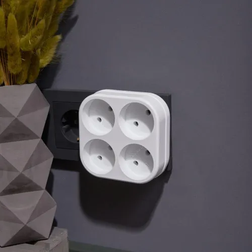 Разветвитель 4-м без заземл. 6-10А бел. Rexant 11-1072 фото 4