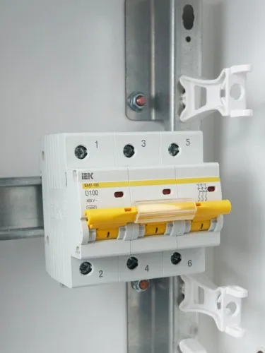 Выключатель автоматический модульный 3п D 100А 10кА ВА47-100 KARAT IEK MVA40-3-100-D фото 2