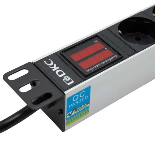 Блок распределения питания 8-м 16А Schuko вх. разъем Schuko для 19дюйм шкафов защита от перенапряж. с индикатором сети DKC R519SH8CD фото 2