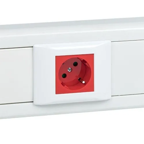 Розетка 45х45 PRO 45град. с заземл. красн. EKF E6MR16-028-70-45 фото 5