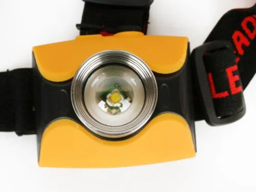 Фонарь аккумуляторный налобный E157 CREE 3Вт фокус 2 режима 220В пластик. желт. (бокс) Ultraflash 12351 фото 12