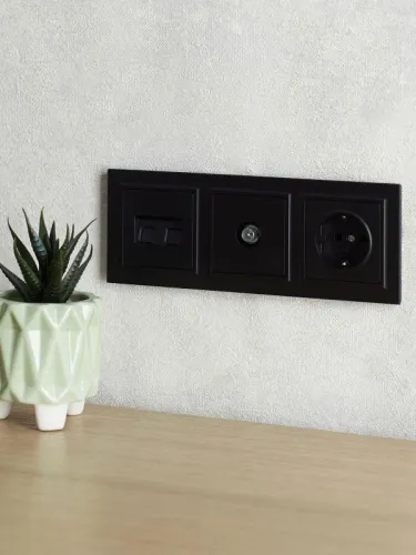 Рамка 3-м BRITE РУ-3-БрЧ черн. IEK BR-M32-K02 фото 6