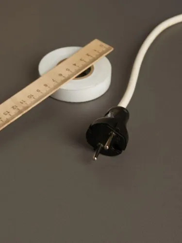 Вилка прямая ВПп20-02-Ст разборная без заземл. контакта 6А черн. IEK EVP20-06-01-K02 фото 5