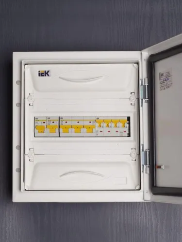 Выключатель автоматический модульный 3п C 80А 15кА ВА47-150 KARAT IEK MVA50-3-080-C фото 2