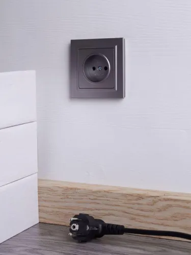 Розетка СП BRITE РСР10-1-0-БрС 10А в сборе без заземл. без защ. шторок сталь IEK BR-R10-10-K46-F фото 5