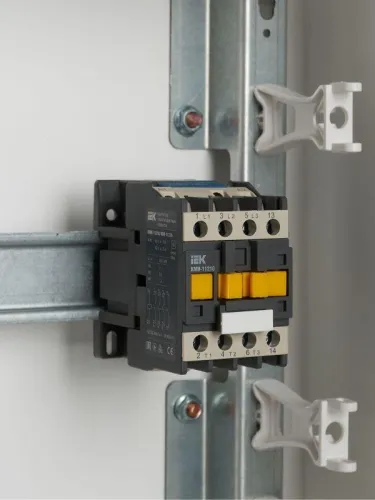 Контактор КМИ-11210 12А 24В/АС3 1НО KARAT IEK KKM11-012-024-10 фото 10