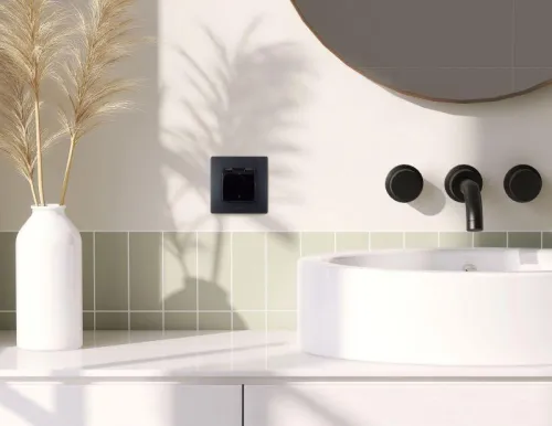 Розетка 1-м СП Etika 16А IP44 250В с заземл. со шторками с защ. крышкой безвинтов. зажимы антрацит IEK 672626 фото 2