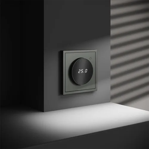 Терморегулятор электронный S70 с индикацией и датчиком для теплого пола механизм титан Voltum VLS070106 фото 5