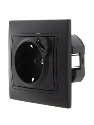 Розетка 1-м СП Mira 16А с заземл. + USB разъем черн. бархат LEZARD 701-4242-181 фото 3