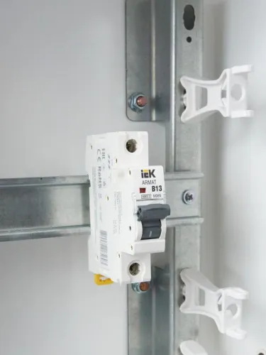 Выключатель автоматический модульный 1п B 13А M06N ARMAT IEK AR-M06N-1-B013 фото 2
